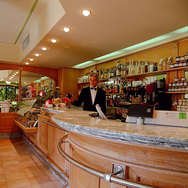 Hotel Ristorante La Lanterna Castelnuovo di Garfagnana Exterior foto