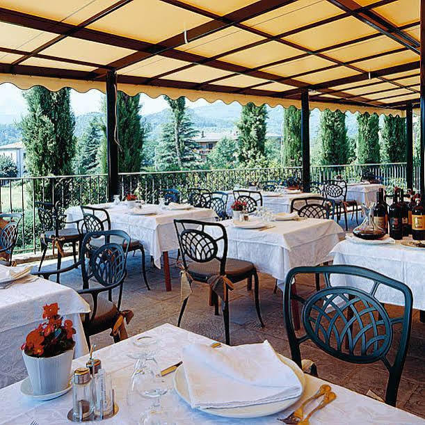 Hotel Ristorante La Lanterna Castelnuovo di Garfagnana Exterior foto